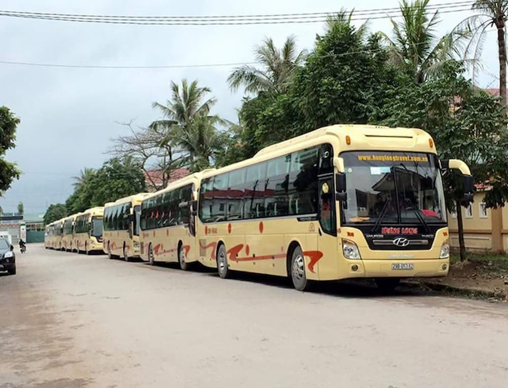 Xe khách Hưng Long chuyên tuyến Hà Nội – Quảng Bình vận chuyển hành khách