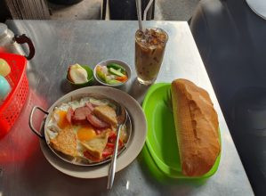 Bánh mì chảo Hòa Mã truyền thống tại Sài Gòn