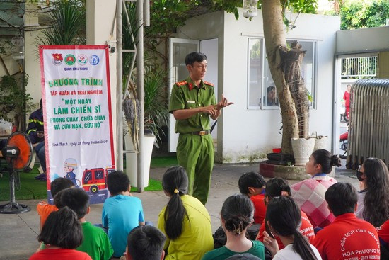 Chương trình tập huấn PCCC và cứu nạn, cứu hộ cho thiếu nhi tại Nhà Thiếu nhi Quận Bình Thạnh