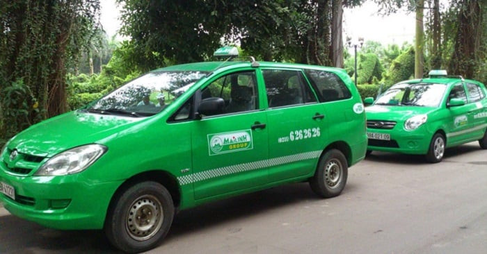 Xe taxi Mai Linh màu xanh lá đặc trưng hoạt động tại Vĩnh Phúc