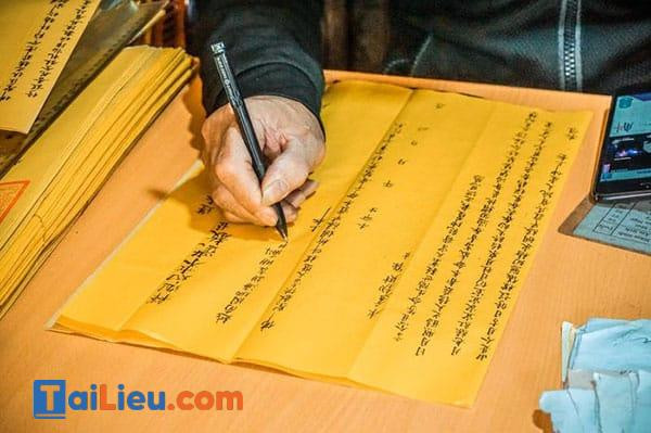 Mẫu sớ viết tay chuẩn bị dâng lễ cầu tài lộc tại đền chùa