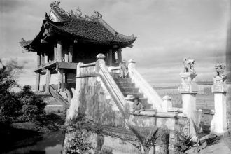 Hình ảnh chùa Một Cột xưa với kiến trúc còn khá đơn giản