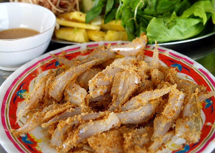 Gỏi cá Mai tươi giòn, đặc sản Vũng Tàu hấp dẫn du khách.