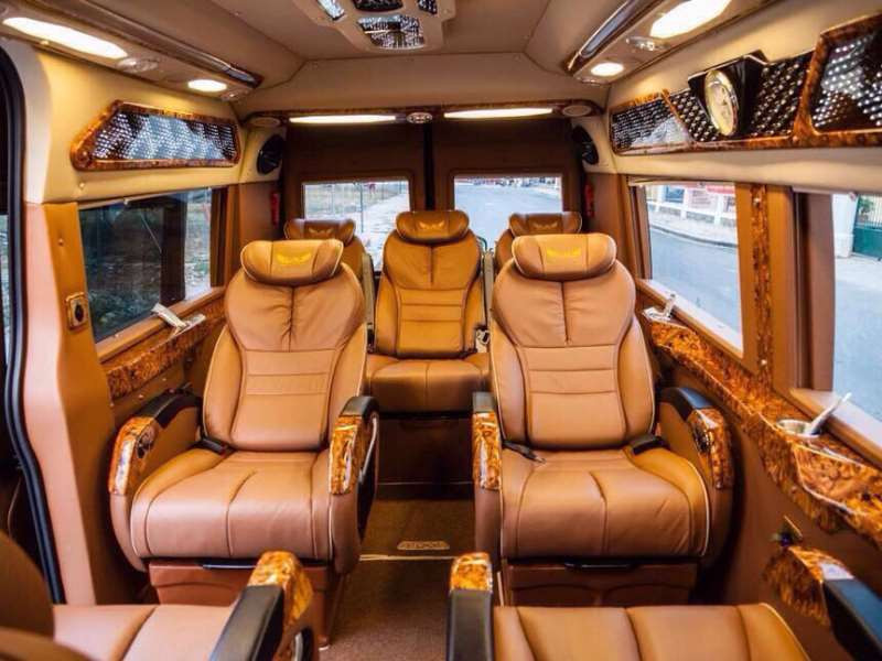 Nội thất sang trọng của xe limousine phục vụ tuyến Hà Nội đi Phủ Lý Hà Nam