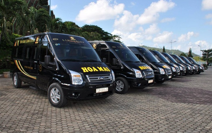 Nội thất sang trọng của xe Limousine 9 chỗ Xe Hoa Mai