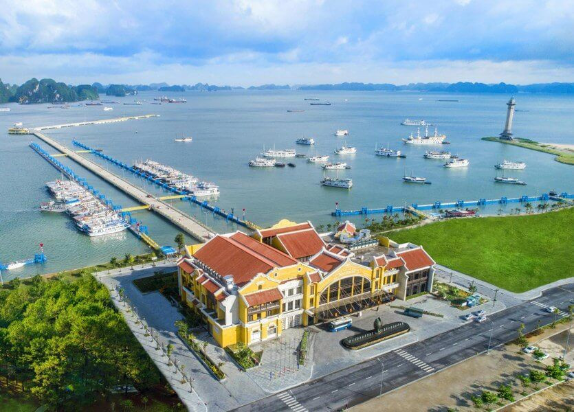 Cảng tàu Quốc tế Hạ Long nhìn từ trên cao, cho thấy quy mô và vị trí thuận lợi của cảng.