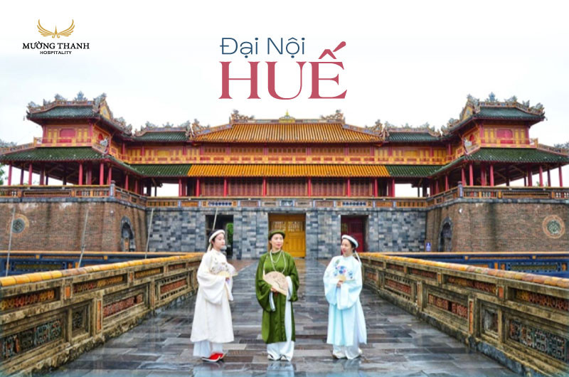 Cổng Ngọ Môn uy nghi của Đại Nội Huế nhìn từ bên ngoài