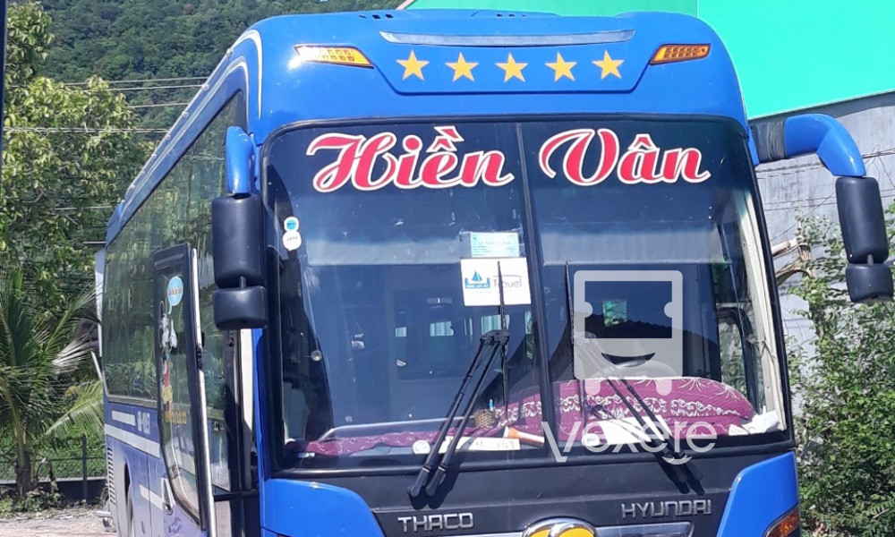 Xe giường nằm Hiền Vân chuyên tuyến Hà Tiên - Cà Mau đang đón khách