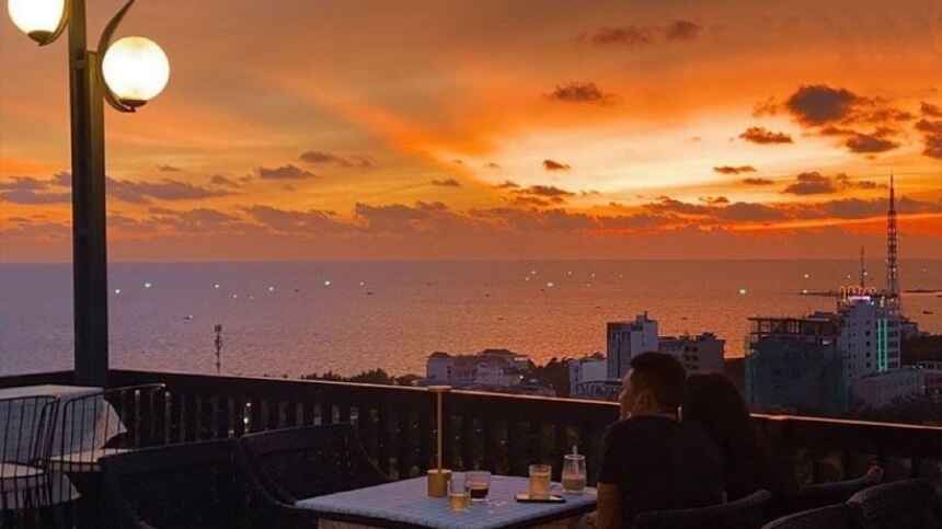Cà phê và ngắm hoàng hôn một cách cực chill