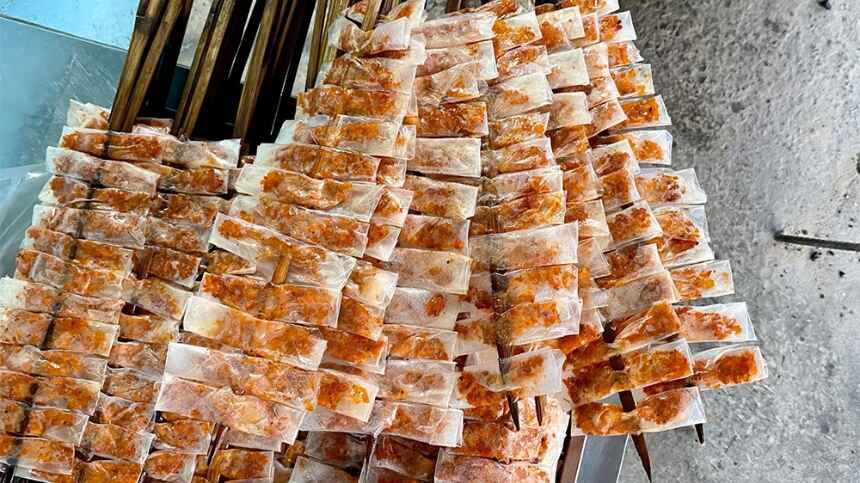 Chả lụi là món ăn hấp dẫn du khách khi đến Biên Hòa