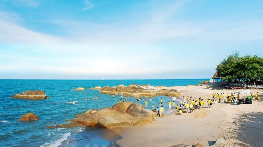 Chú ý thời gian để bảo vệ sức khỏe khi tắm biển