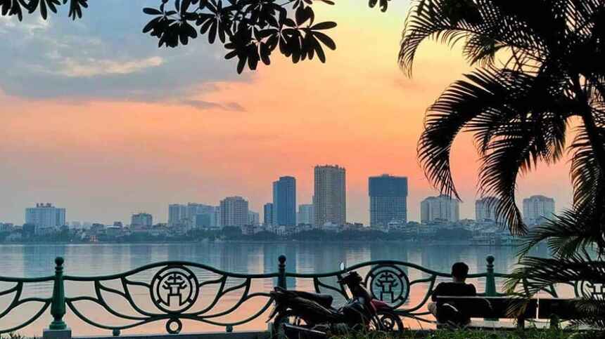 Chuẩn bị trang phục và vật dụng cần thiết khi đến Hồ Tây