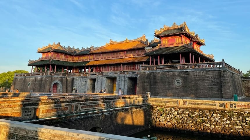 Cố đô Huế bên dòng sông Hương thơ mộng
