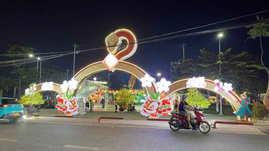 Công viên Dương Tử Giang là khu vui chơi sầm uất