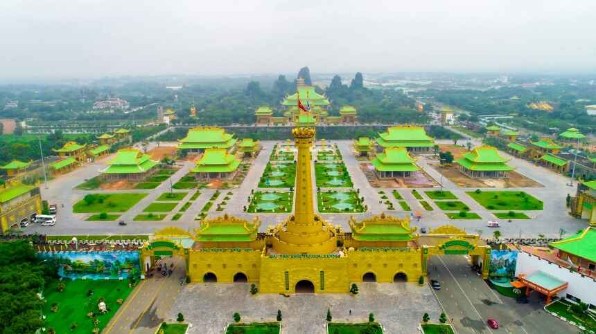 Đồ ăn nhanh giúp du khách bổ sung năng lượng