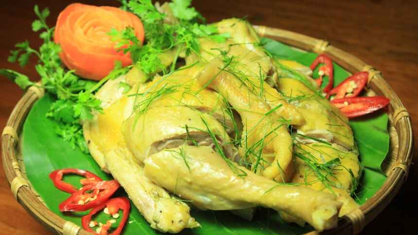Gà đồi Ba Vì mang trọn hương vị núi rừng