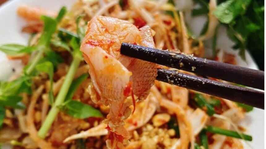 Gỏi cá đục mang đậm dấu ấn biển cả