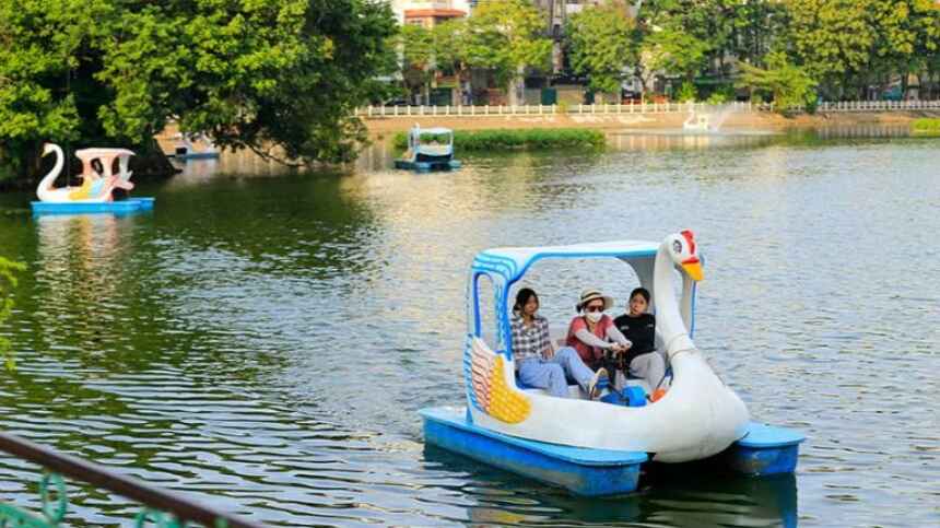 Hồ Tây có gì chơi ngoài tham quan? Trải nghiệm vận động kịch tính