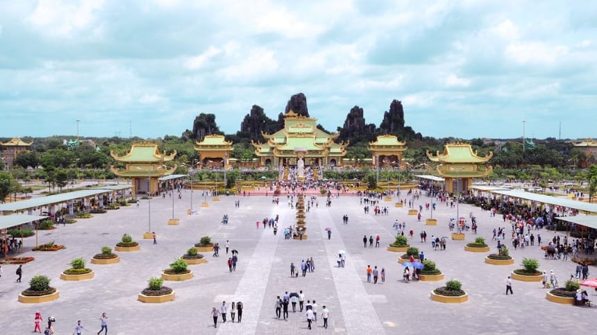 Lẩu bò nhúng mắm ruốc mang hương vị đặc biệt khó quên