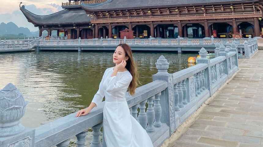 Lựa chọn trang phục lịch sử khi đi chiêm bái chùa Tam Chúc