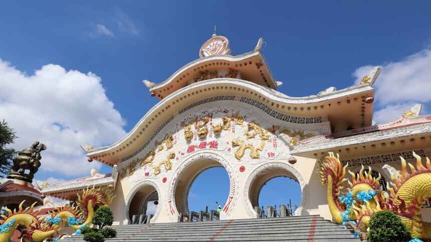 Những món cơm gia đình hấp dẫn tại công viên Suối Tiên