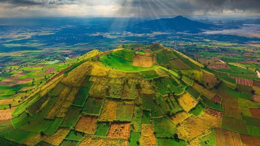 Núi lửa Chư Đăng Ya với khung cảnh thiên nhiên độc đáo