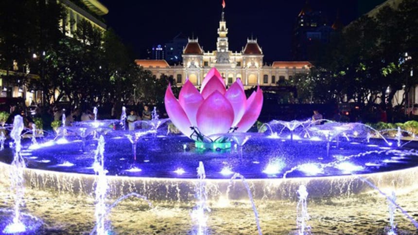 Phố đi bộ Sầm Sơn là địa điểm vui chơi giải trí sôi động