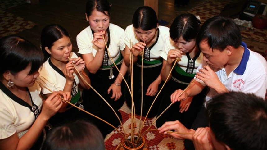 Rượu cần không thể thiết trong các dịp lễ tết