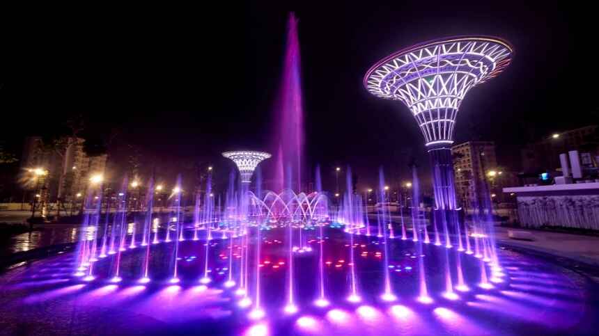 Show trình diễn nhạc nước tại đường Nguyễn Tất Thành