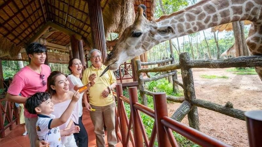 Tham quan vườn bách thú hoang dã cực đặc sắc