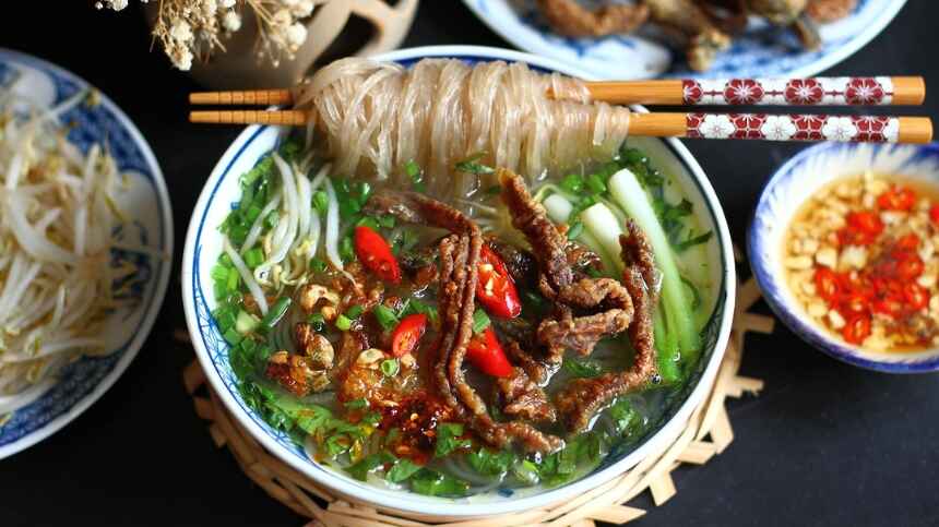 Thưởng thức miến lươn sau một hành trình dài