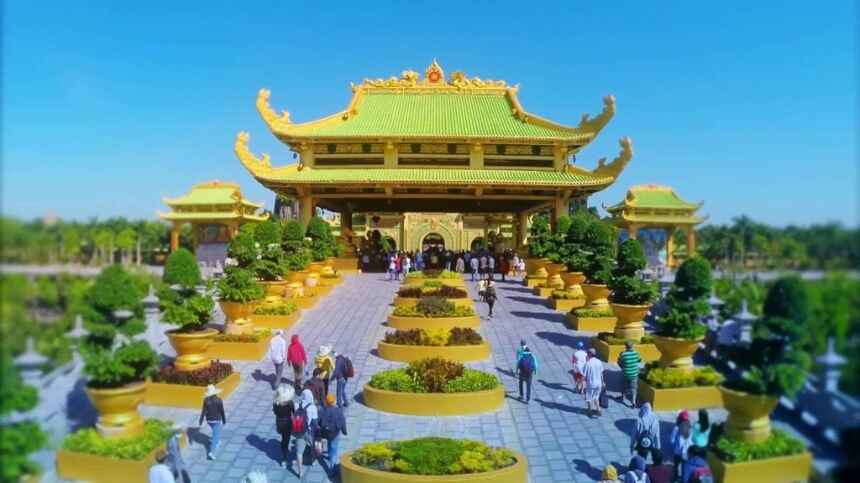 Toàn cảnh Khu du lịch Đại Nam Văn Hiến