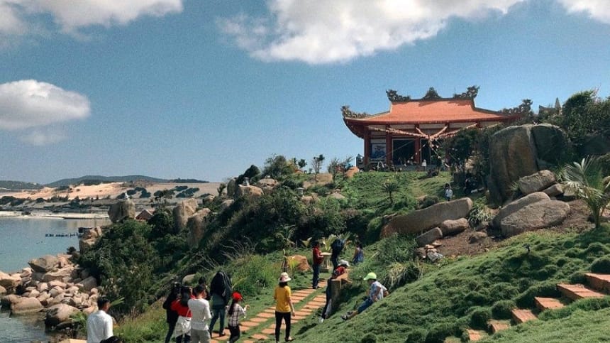 Tổng quan về hoạt động du lịch tại Quảng Ngãi