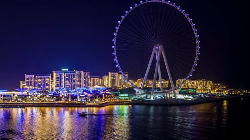 Trải nghiệm quay tròn cùng nước trong vòng xoay khổng lồ