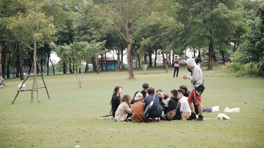 Bãi cỏ dã ngoại picnic tối giản