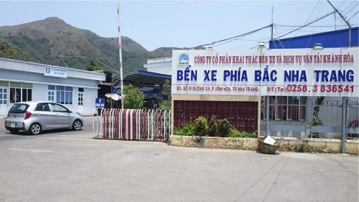 Bến xe ở phía Bắc Nha Trang nhìn từ bên ngoài