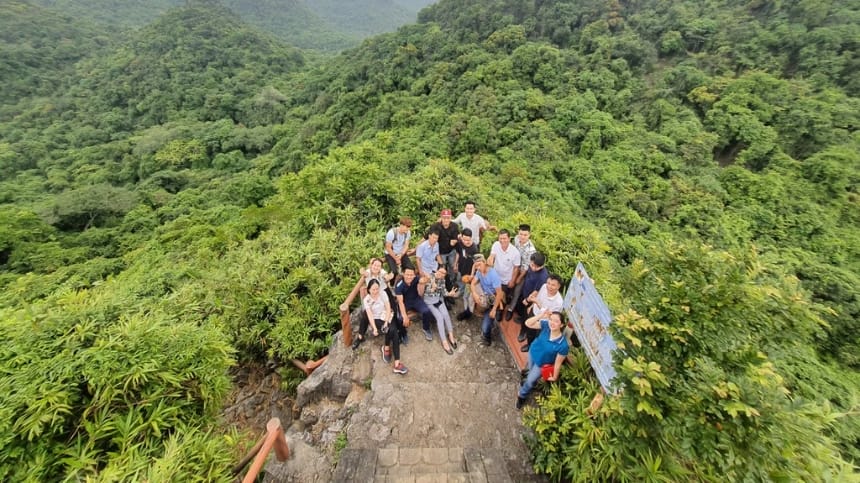 Cần chuẩn bị gì khi trekking vườn quốc gia Cát Bà