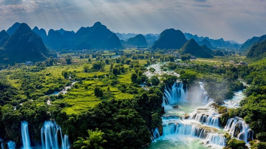 Di chuyển và ẩm thực đỉnh cao ở vườn quốc gia Tà Đùng