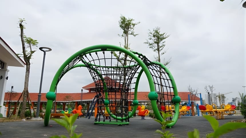 Đi xe máy đến công viên Long Biên nhanh gọn