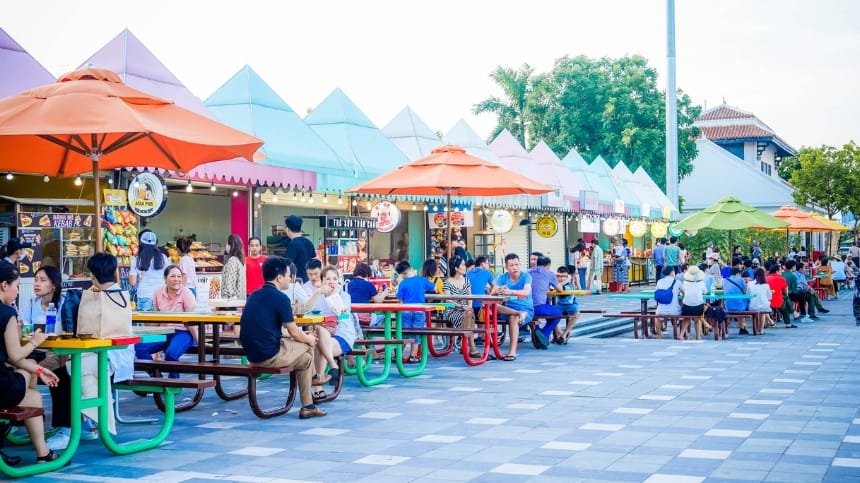 Khu ẩm thực và ngồi nghỉ thư giãn