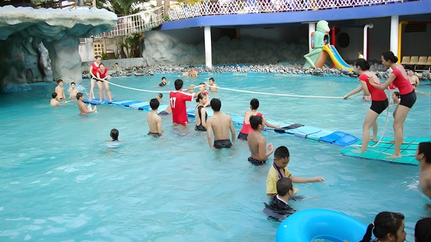 Khu vòi phun và thác nước mát lạnh