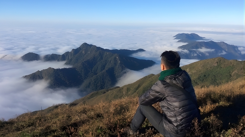 Trekking đỉnh Pù Loong thử thách