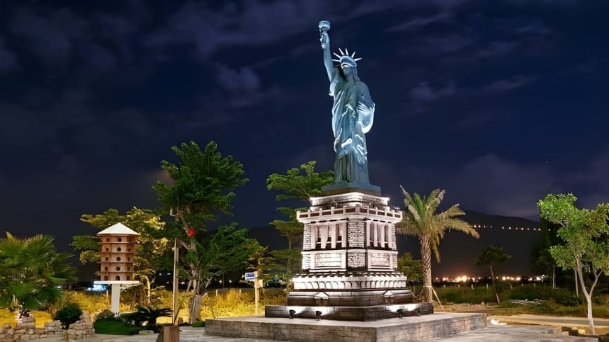 Tượng Nữ Thần Tự Do đầy khí chất