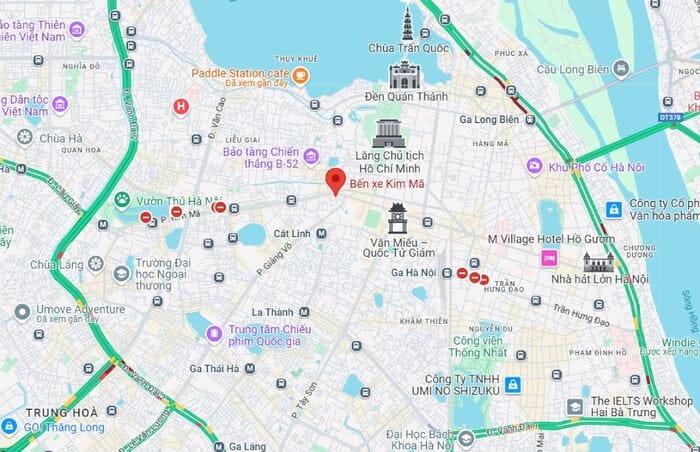 Bến xe Kim Mã là điểm đầu mối xe buýt quan trọng của Hà Nội