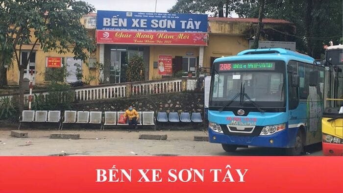 Bến xe Sơn Tây nằm tại trung tâm thị xã Sơn Tây