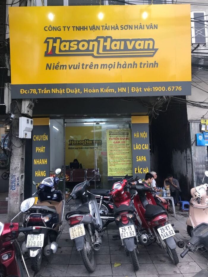 Quầy vé Hà Sơn Hải Vân rộng khắp nên khách hàng có thể mua vé thuận tiện hơn