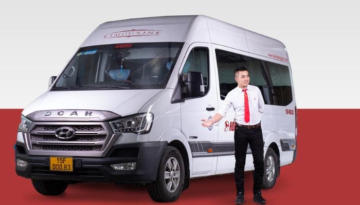 Quầy vé nhà xe Hoàng Long tại Bến xe Nước Ngầm