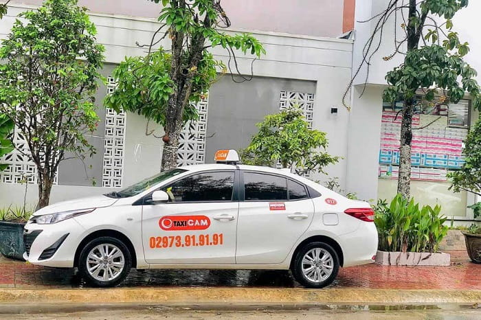 Taxi Cam với giá cước minh bạch, niêm yết rõ ràng