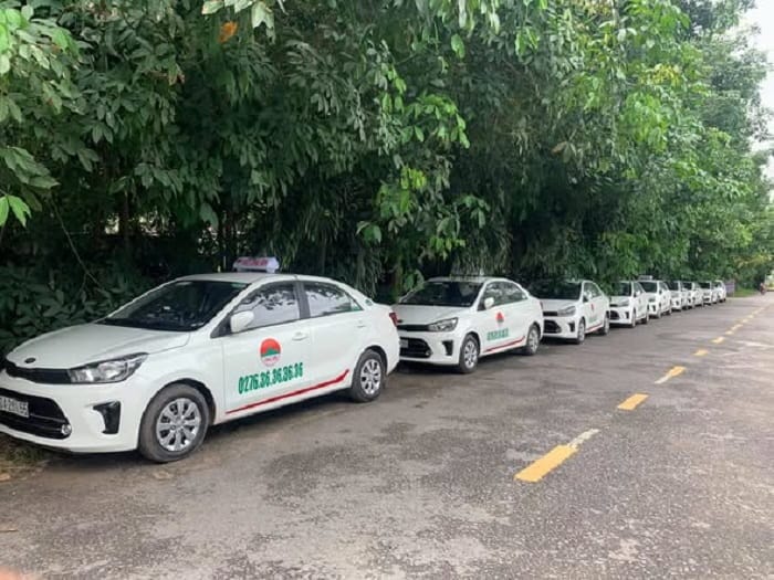 Taxi Long Sơn cung cấp dịch vụ chuyên nghiệp với giá cước niêm yết rõ ràng