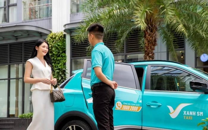 Với đội xe đông đúc, hành khách có thể vẫy taxi Xanh Bạc Liêu ngay trên đường